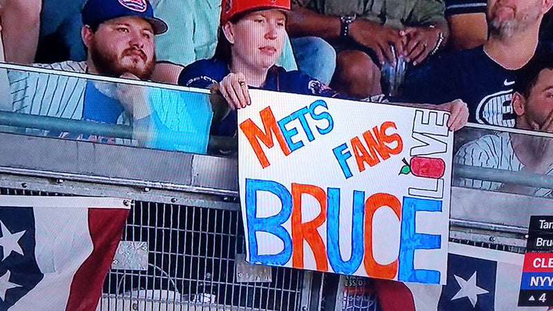 Mets Fans Love Bruce